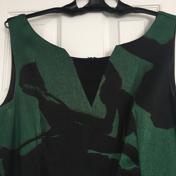 Green patterned Party Dress by Taylor - Picture 3 of 4